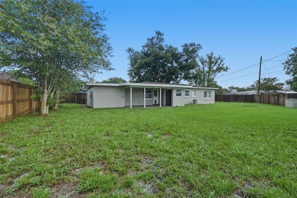For Rent: $3,500 (6 beds, 2 baths, 1797 Square Feet)
