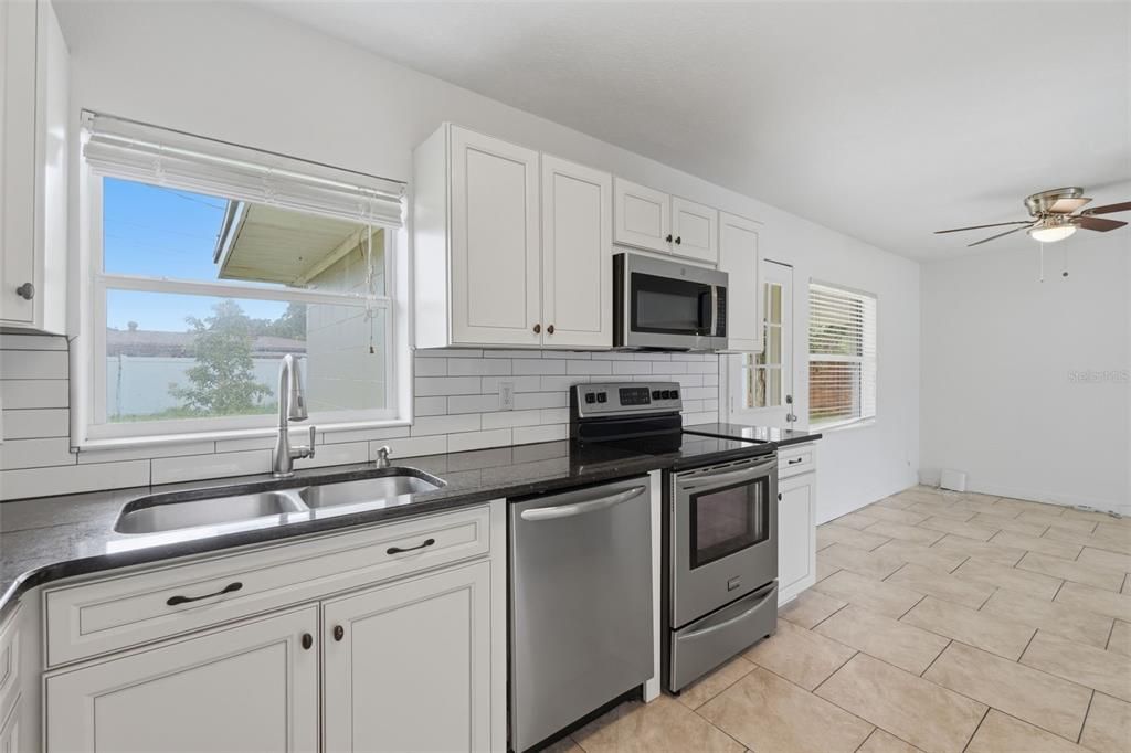 For Rent: $3,500 (6 beds, 2 baths, 1797 Square Feet)