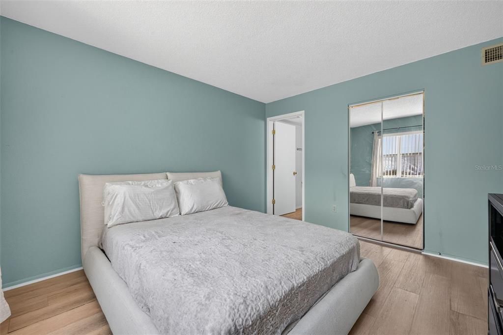 For Sale: $145,000 (2 beds, 2 baths, 860 Square Feet)