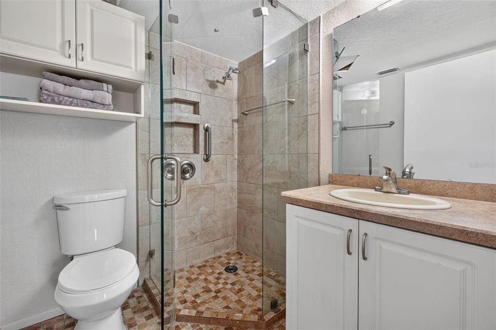 For Sale: $145,000 (2 beds, 2 baths, 860 Square Feet)