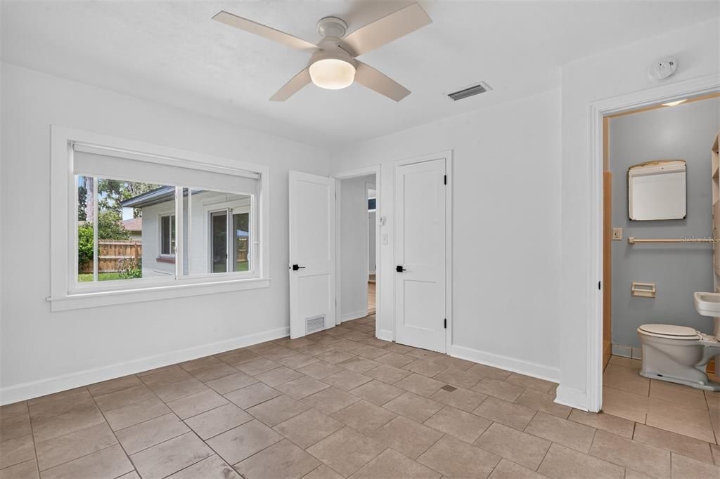 For Sale: $625,000 (6 beds, 3 baths, 1894 Square Feet)