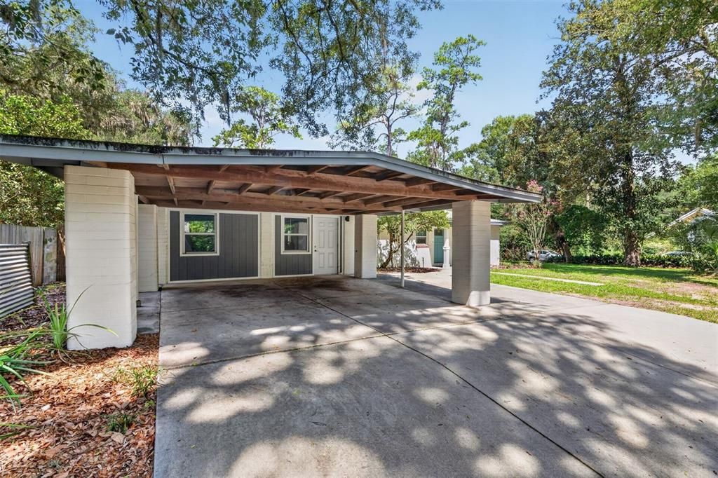 For Sale: $625,000 (6 beds, 3 baths, 1894 Square Feet)