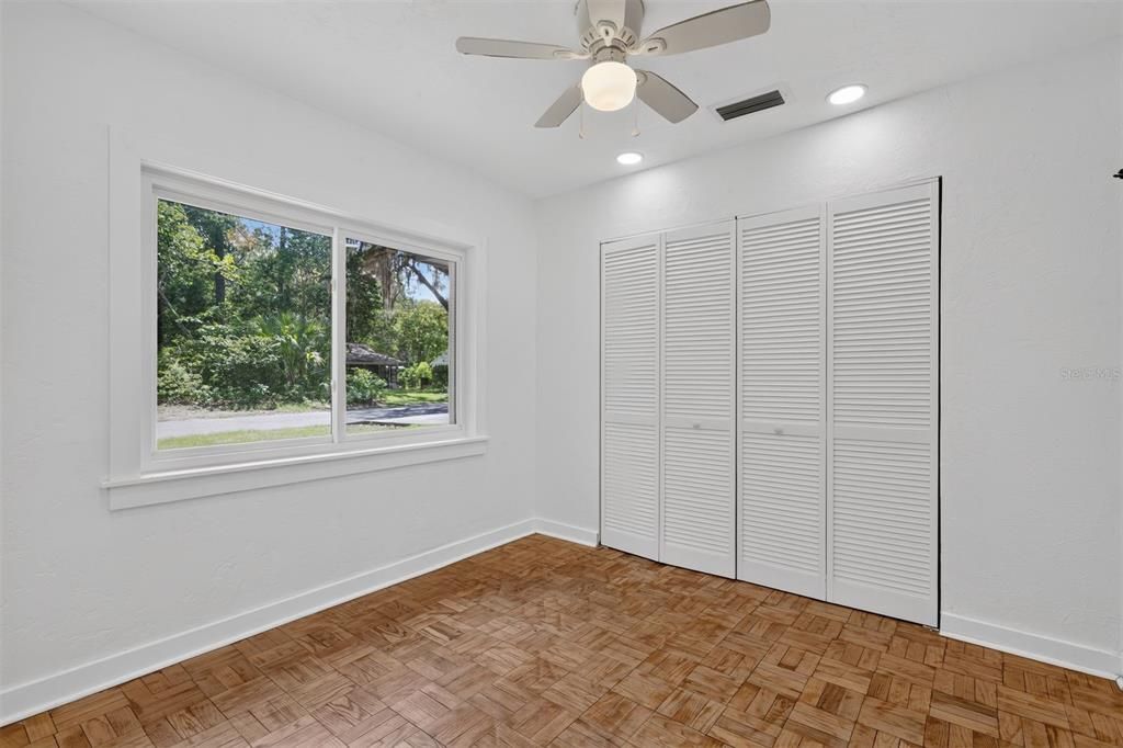 For Sale: $625,000 (6 beds, 3 baths, 1894 Square Feet)