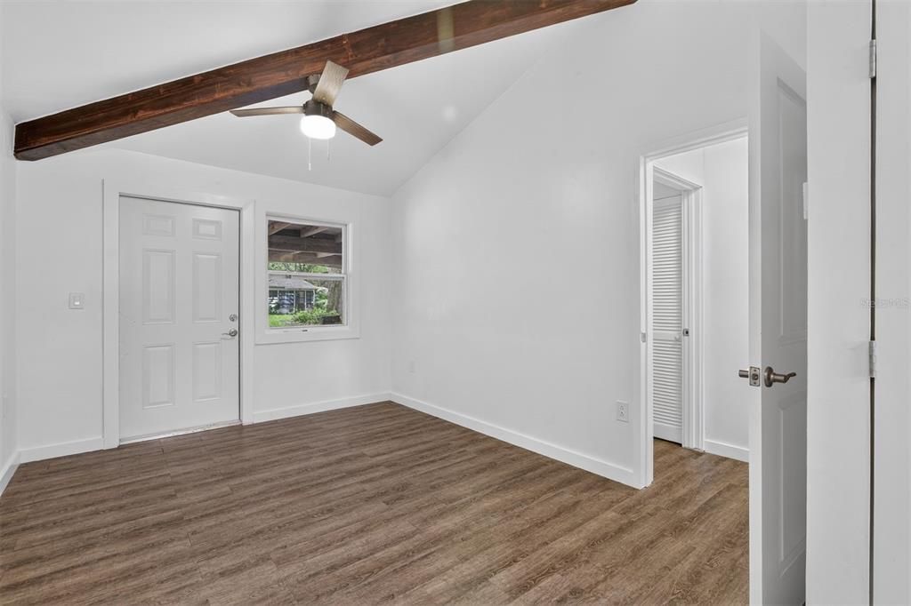 For Sale: $625,000 (6 beds, 3 baths, 1894 Square Feet)