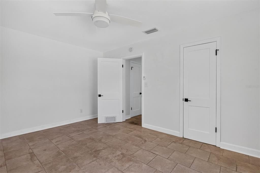 For Sale: $625,000 (6 beds, 3 baths, 1894 Square Feet)