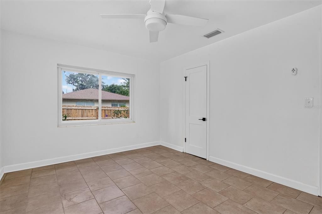 For Sale: $625,000 (6 beds, 3 baths, 1894 Square Feet)