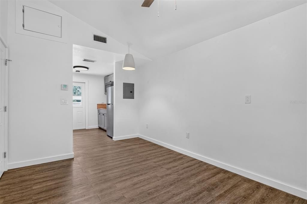 For Sale: $625,000 (6 beds, 3 baths, 1894 Square Feet)