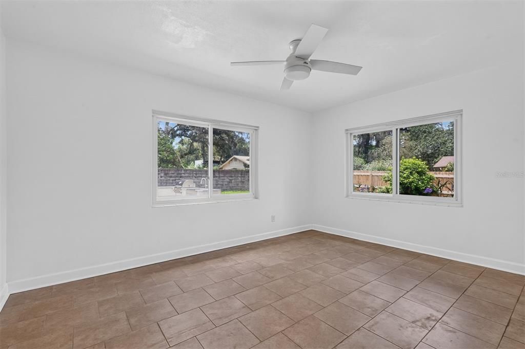 For Sale: $625,000 (6 beds, 3 baths, 1894 Square Feet)
