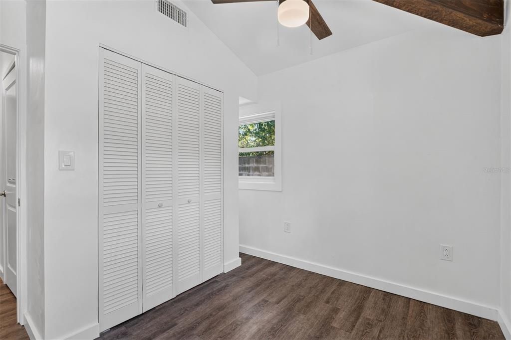 For Sale: $625,000 (6 beds, 3 baths, 1894 Square Feet)