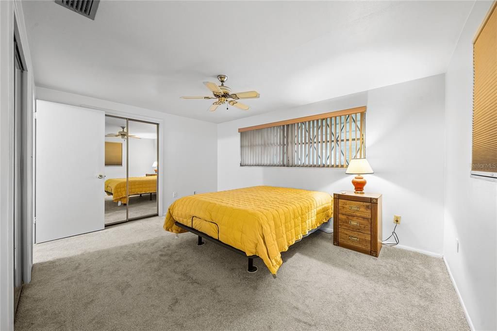 Activo con contrato: $190,000 (2 camas, 1 baños, 1136 Pies cuadrados)