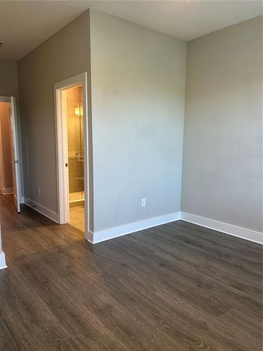 Active With Contract: $4,800 (3 beds, 3 baths, 2191 Square Feet)