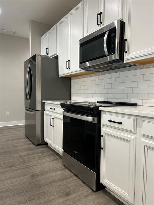 Active With Contract: $4,800 (3 beds, 3 baths, 2191 Square Feet)