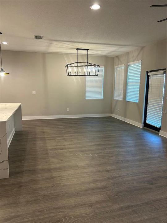 Active With Contract: $4,800 (3 beds, 3 baths, 2191 Square Feet)