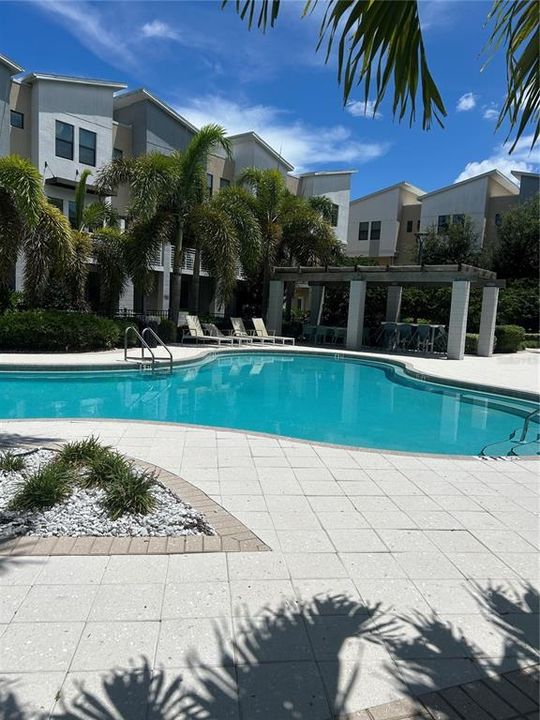 Active With Contract: $4,800 (3 beds, 3 baths, 2191 Square Feet)