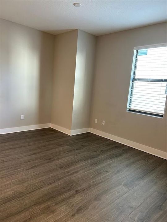 Active With Contract: $4,800 (3 beds, 3 baths, 2191 Square Feet)