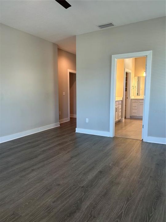 Active With Contract: $4,800 (3 beds, 3 baths, 2191 Square Feet)