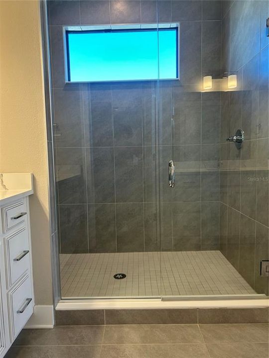 Active With Contract: $4,800 (3 beds, 3 baths, 2191 Square Feet)