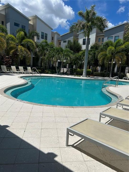 Active With Contract: $4,800 (3 beds, 3 baths, 2191 Square Feet)