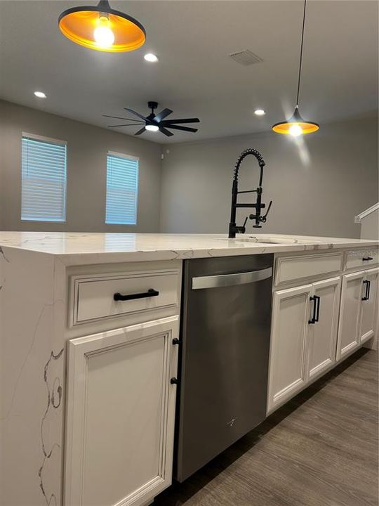 Active With Contract: $4,800 (3 beds, 3 baths, 2191 Square Feet)