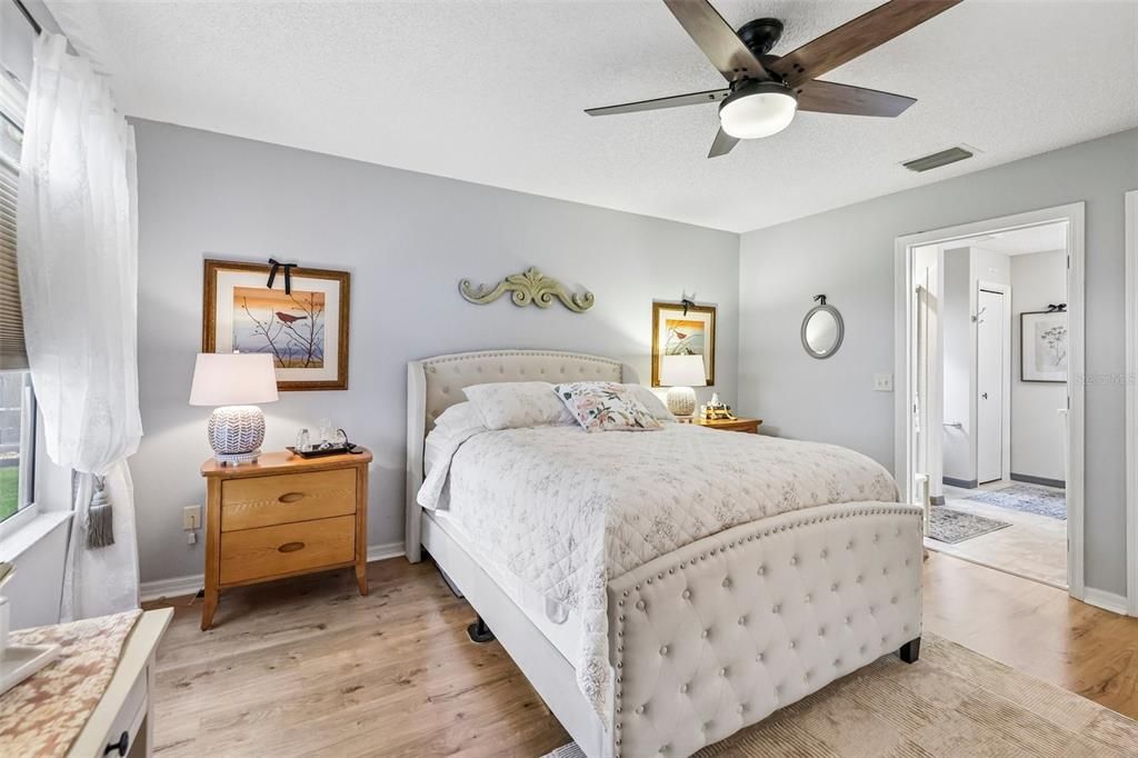 For Sale: $334,900 (3 beds, 2 baths, 1392 Square Feet)