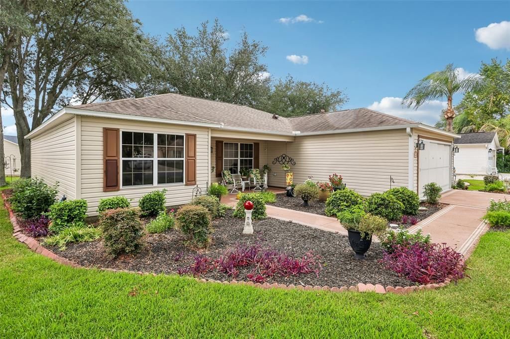 For Sale: $334,900 (3 beds, 2 baths, 1392 Square Feet)