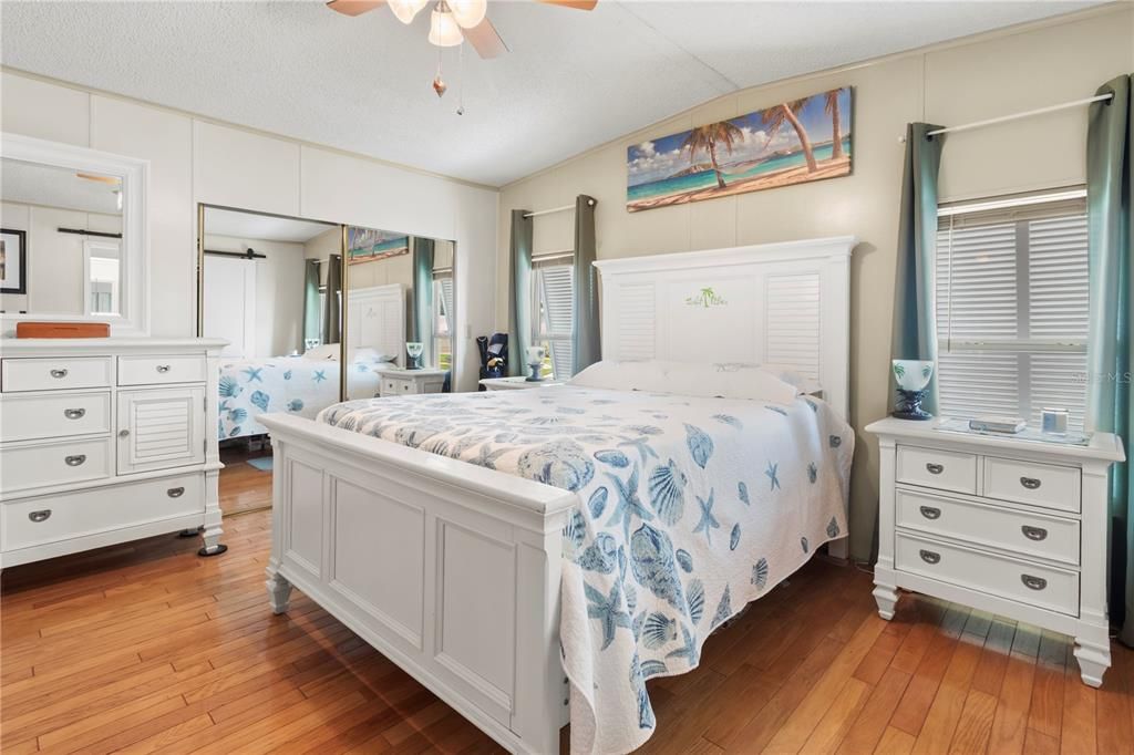 For Sale: $247,900 (2 beds, 2 baths, 1404 Square Feet)