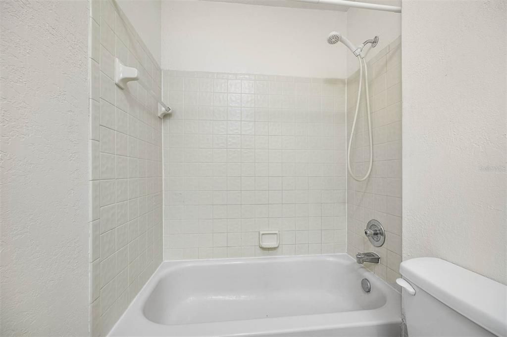 For Rent: $1,800 (2 beds, 2 baths, 960 Square Feet)