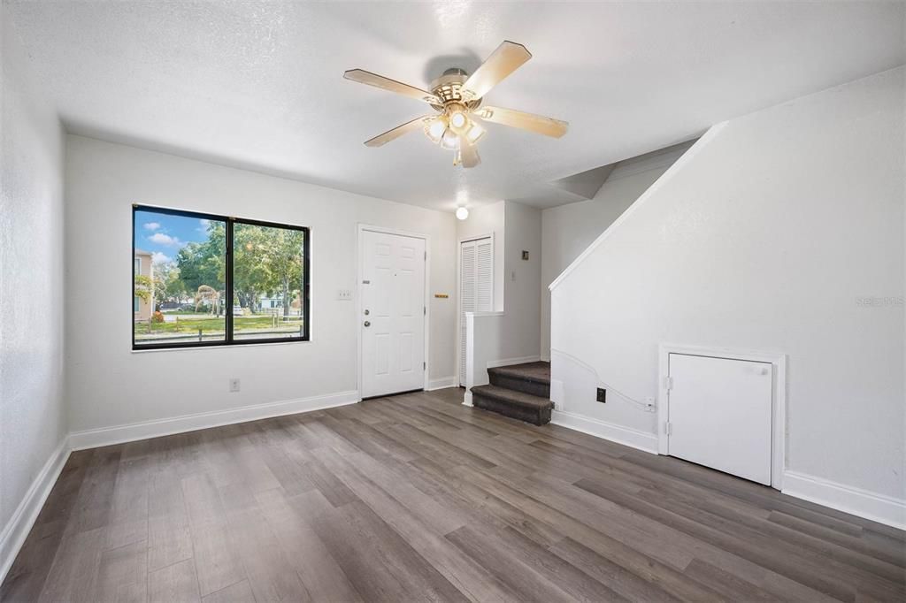 For Rent: $1,800 (2 beds, 2 baths, 960 Square Feet)
