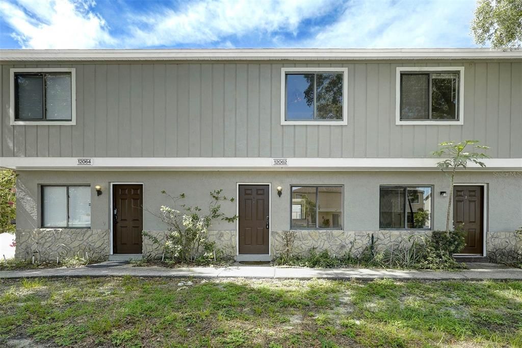 For Rent: $1,800 (2 beds, 2 baths, 960 Square Feet)
