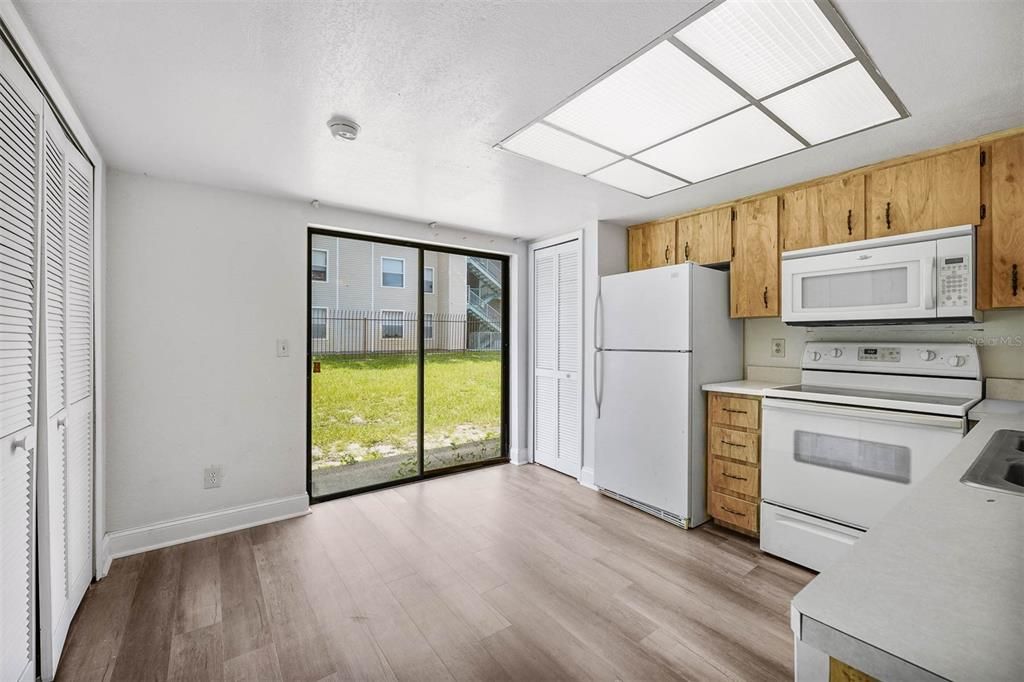 For Rent: $1,800 (2 beds, 2 baths, 960 Square Feet)