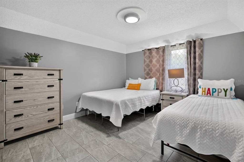 For Sale: $399,900 (3 beds, 2 baths, 1772 Square Feet)