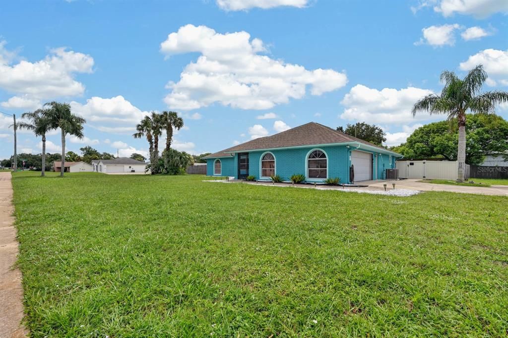 For Sale: $399,900 (3 beds, 2 baths, 1772 Square Feet)