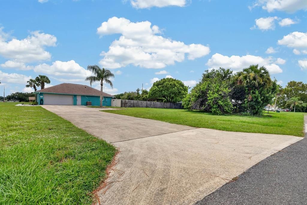 For Sale: $399,900 (3 beds, 2 baths, 1772 Square Feet)
