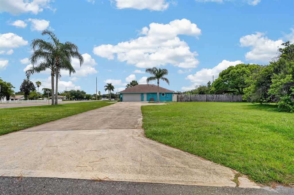 For Sale: $399,900 (3 beds, 2 baths, 1772 Square Feet)