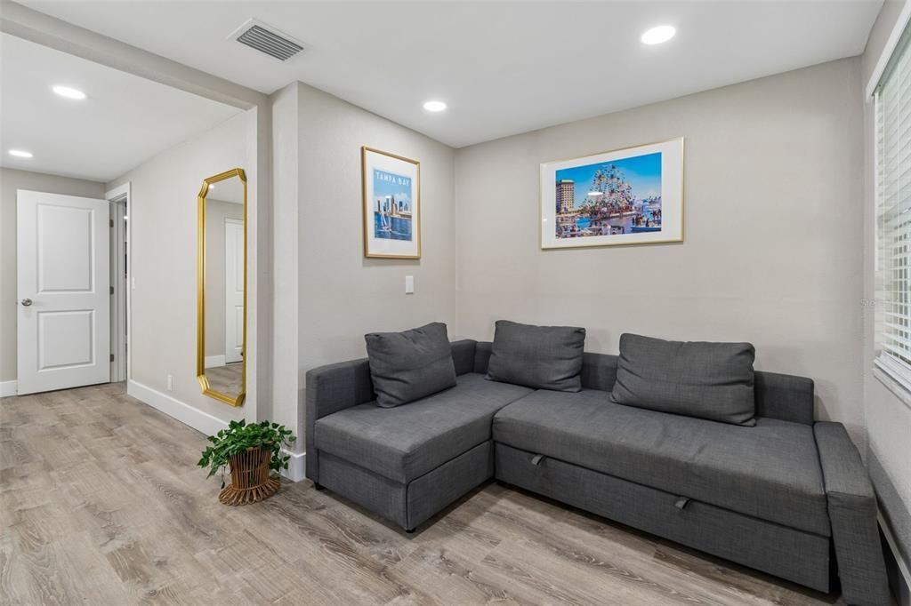 For Rent: $3,495 (4 beds, 2 baths, 1328 Square Feet)