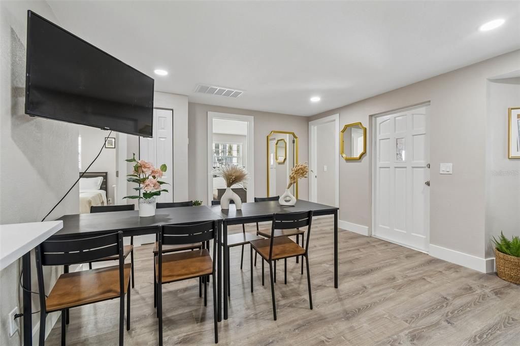 For Rent: $3,495 (4 beds, 2 baths, 1328 Square Feet)