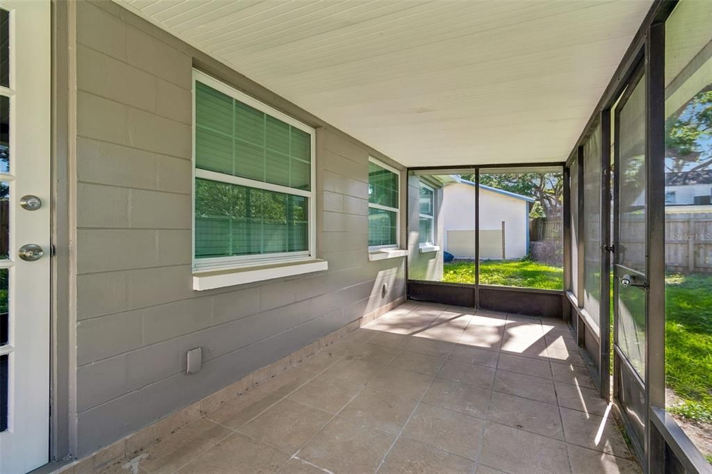 For Rent: $3,495 (4 beds, 2 baths, 1328 Square Feet)