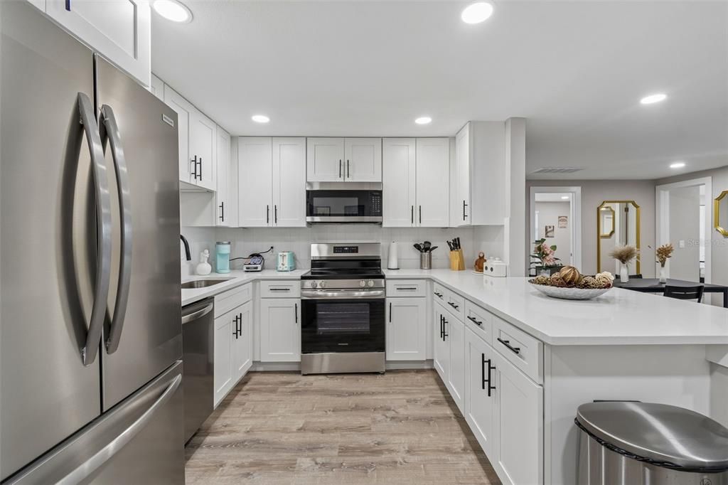 For Rent: $3,495 (4 beds, 2 baths, 1328 Square Feet)