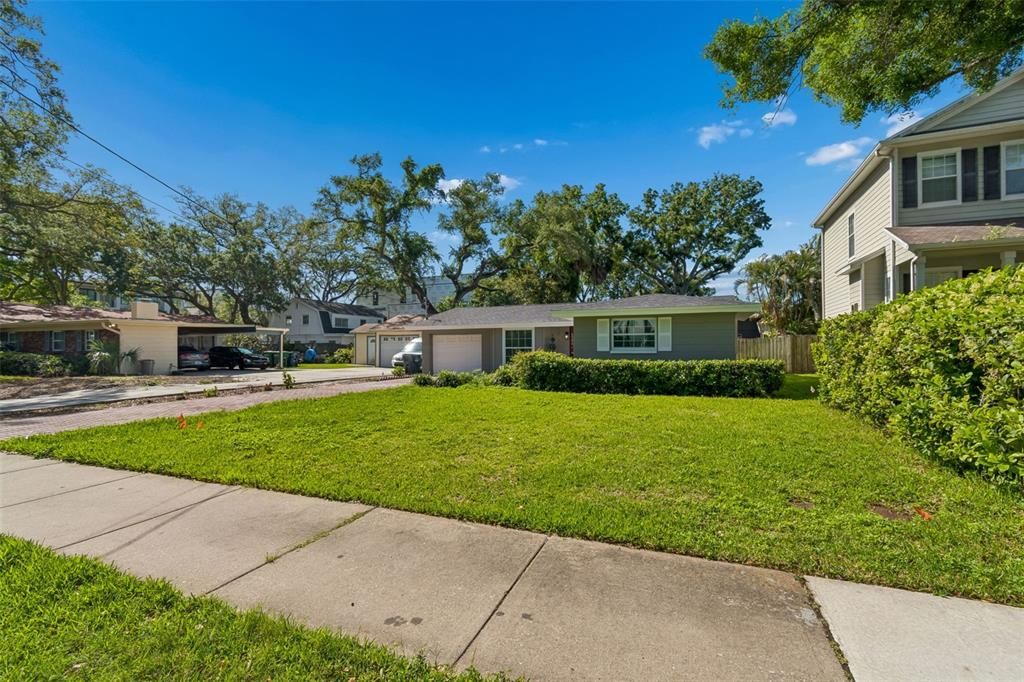 For Rent: $3,495 (4 beds, 2 baths, 1328 Square Feet)