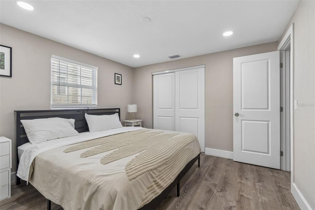 For Rent: $3,495 (4 beds, 2 baths, 1328 Square Feet)