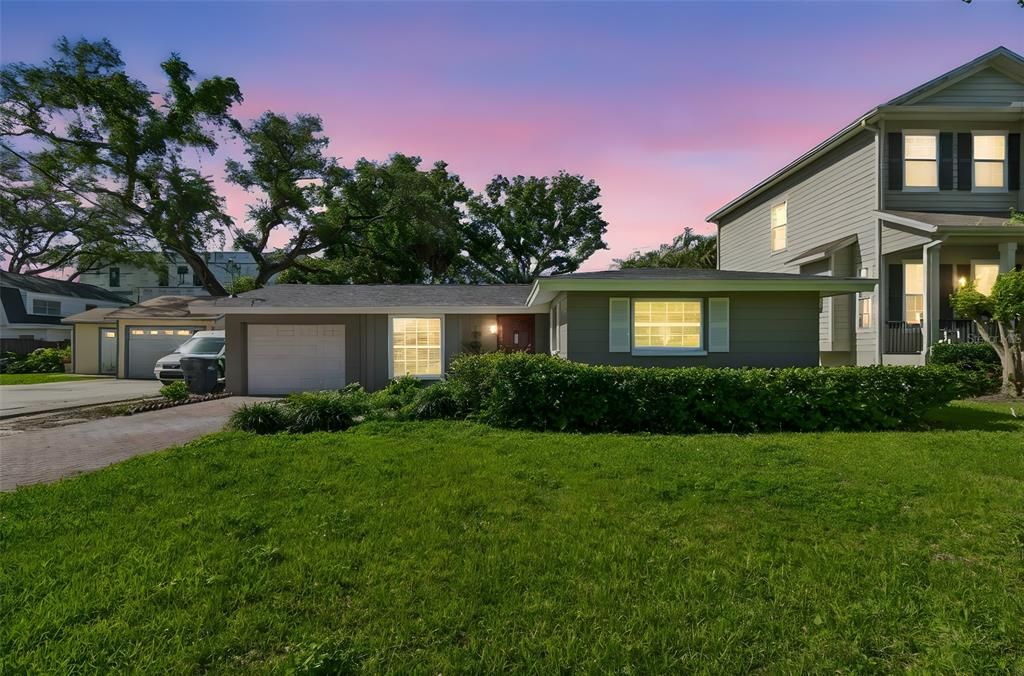 For Rent: $3,495 (4 beds, 2 baths, 1328 Square Feet)