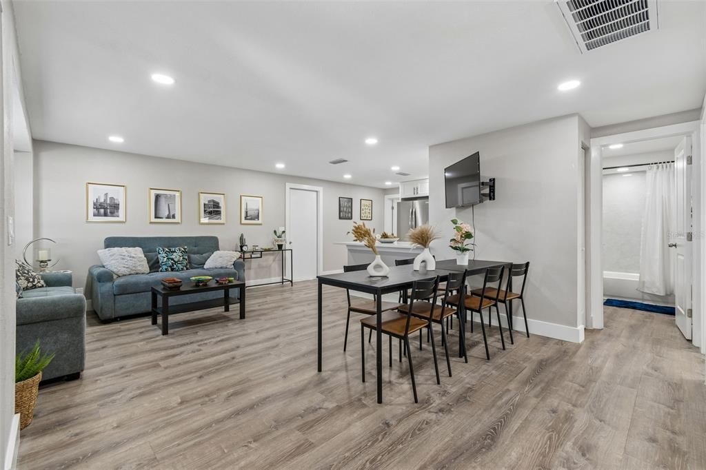 For Rent: $3,495 (4 beds, 2 baths, 1328 Square Feet)