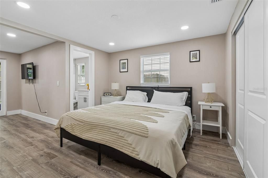For Rent: $3,495 (4 beds, 2 baths, 1328 Square Feet)