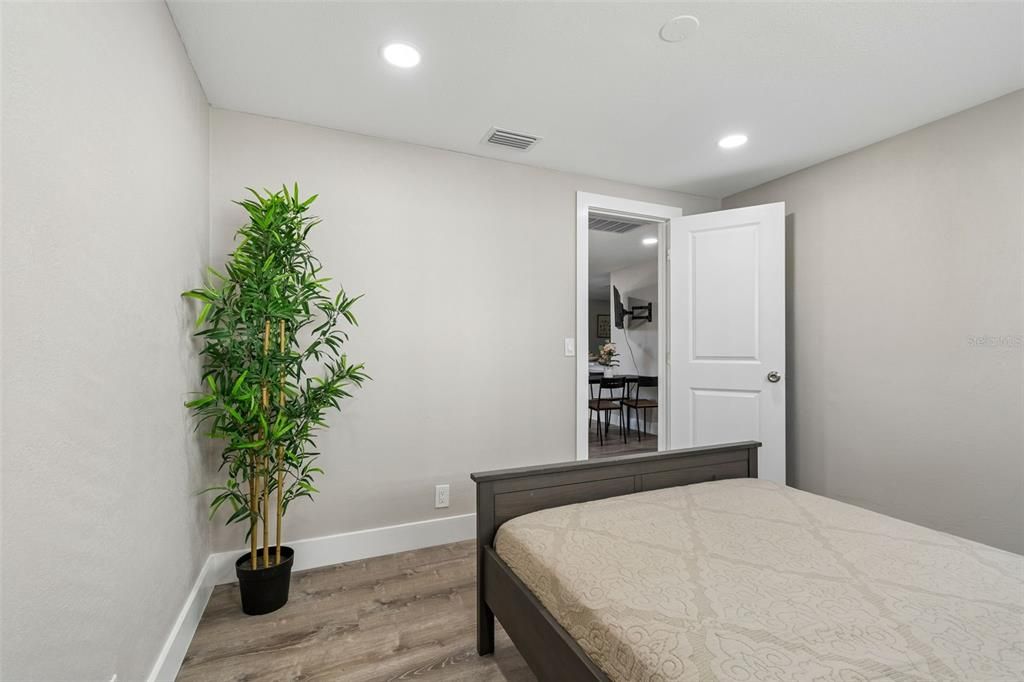 For Rent: $3,495 (4 beds, 2 baths, 1328 Square Feet)