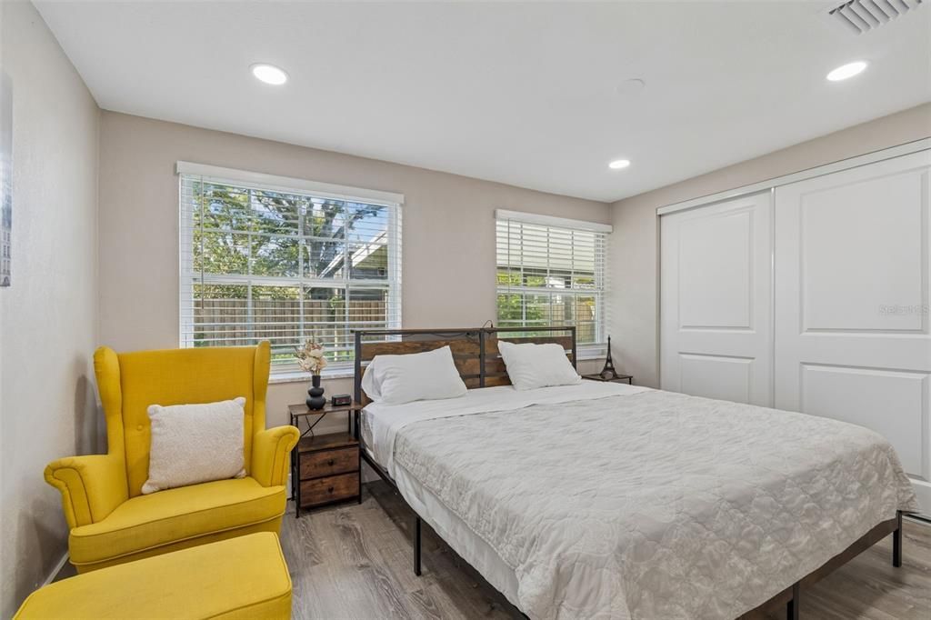 For Rent: $3,495 (4 beds, 2 baths, 1328 Square Feet)