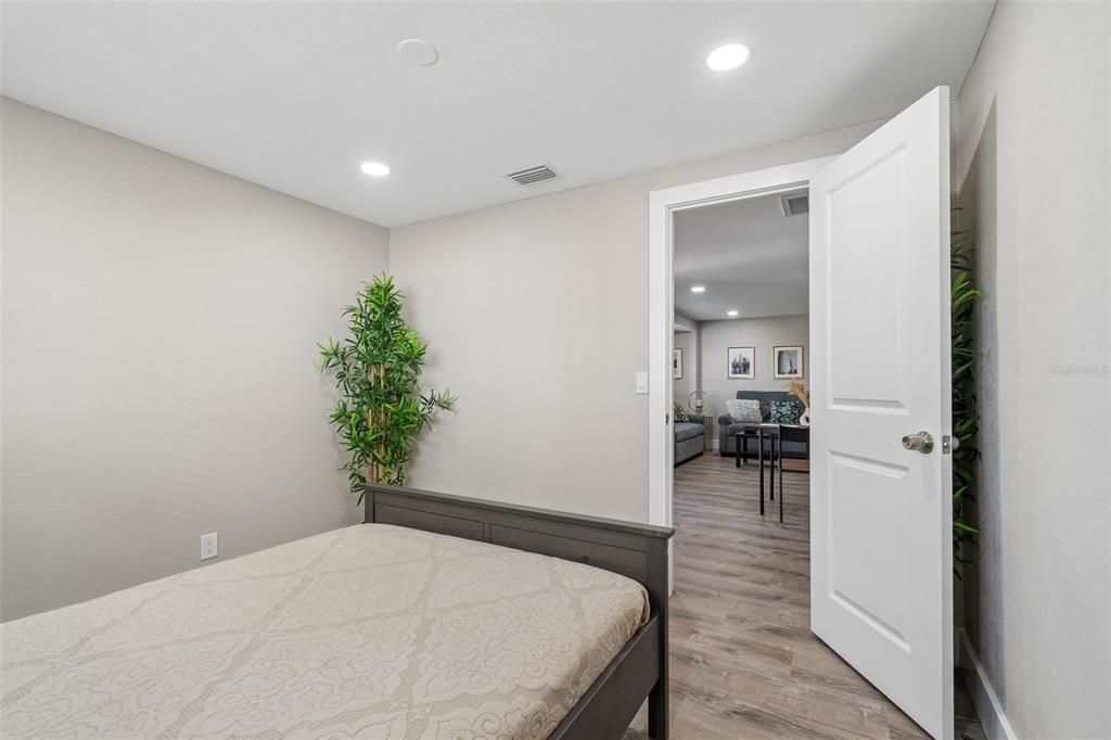 For Rent: $3,495 (4 beds, 2 baths, 1328 Square Feet)