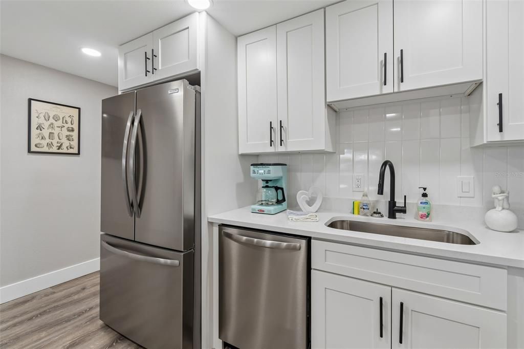 For Rent: $3,495 (4 beds, 2 baths, 1328 Square Feet)