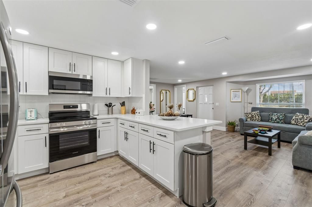 For Rent: $3,495 (4 beds, 2 baths, 1328 Square Feet)