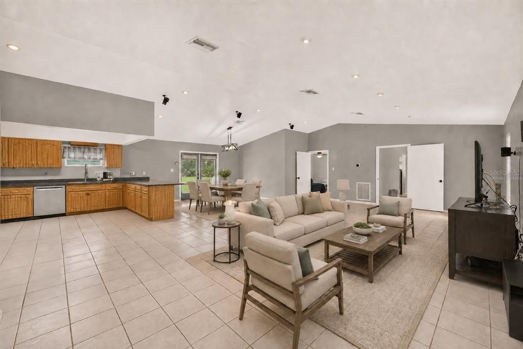 En Venta: $425,000 (2 camas, 2 baños, 2356 Pies cuadrados)
