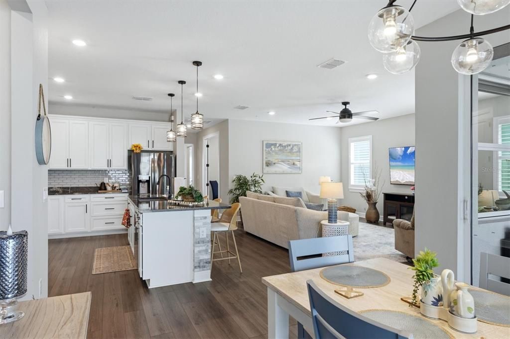 For Sale: $647,420 (2 beds, 2 baths, 1917 Square Feet)